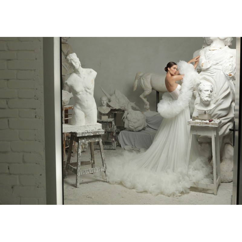 WSPANIAŁA SUKNIA BIDAL Z KOŚCI SŁONIOWEJ